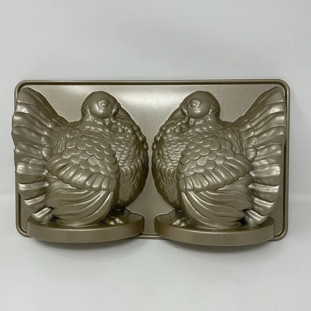 Nordic Ware Turkey Cake Pan 3D 10 Cup Cast Aluminum Thanksgiving USA